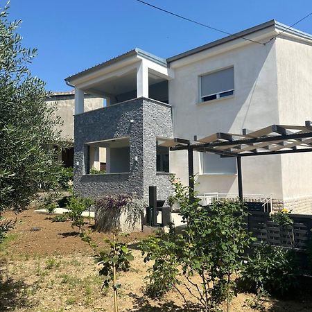 Villa Luka Baska Екстериор снимка